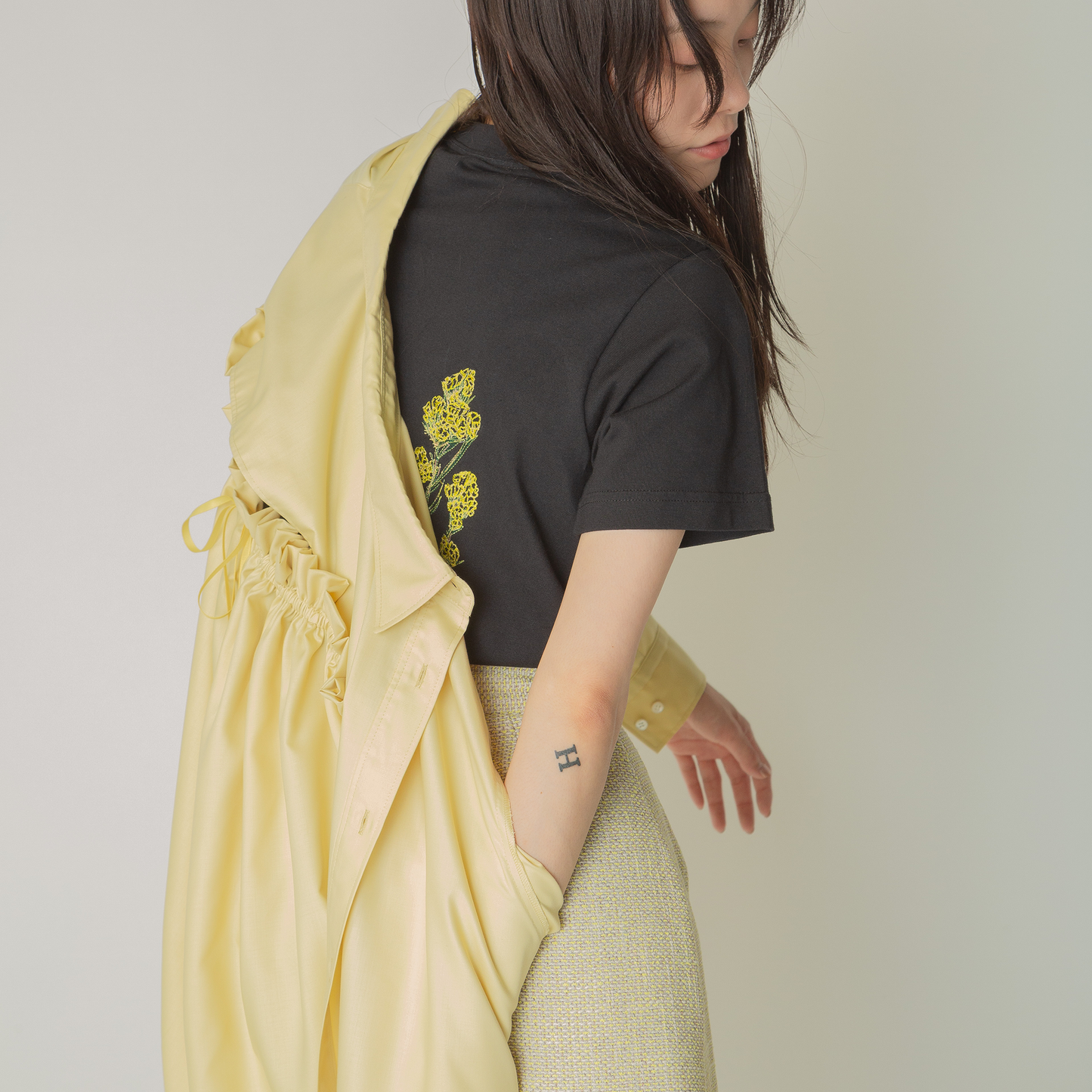 バックギャザーシャツ|shirt with gathers at the back