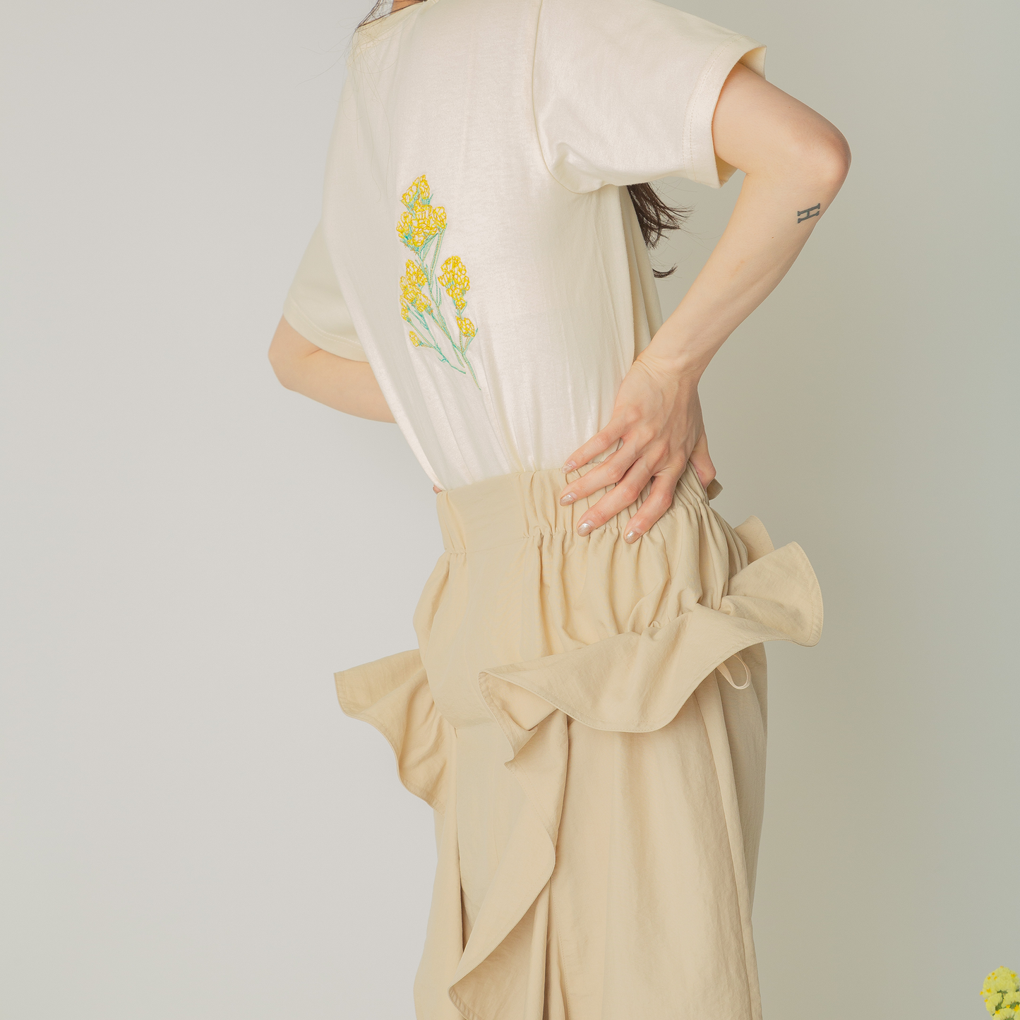 ボリュームフリルミディスカート|voluminous ruffle midi skirt