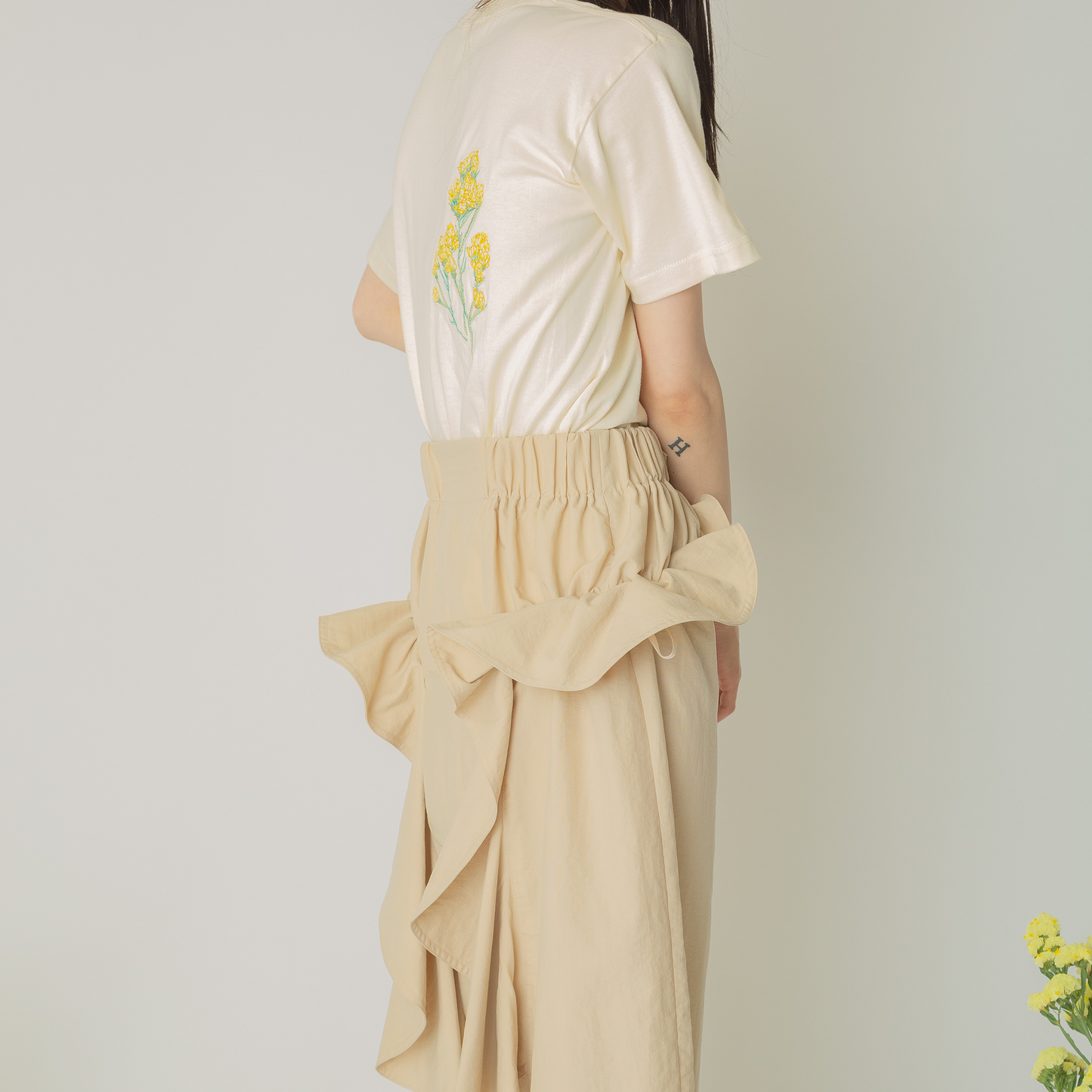 ボリュームフリルミディスカート|voluminous ruffle midi skirt