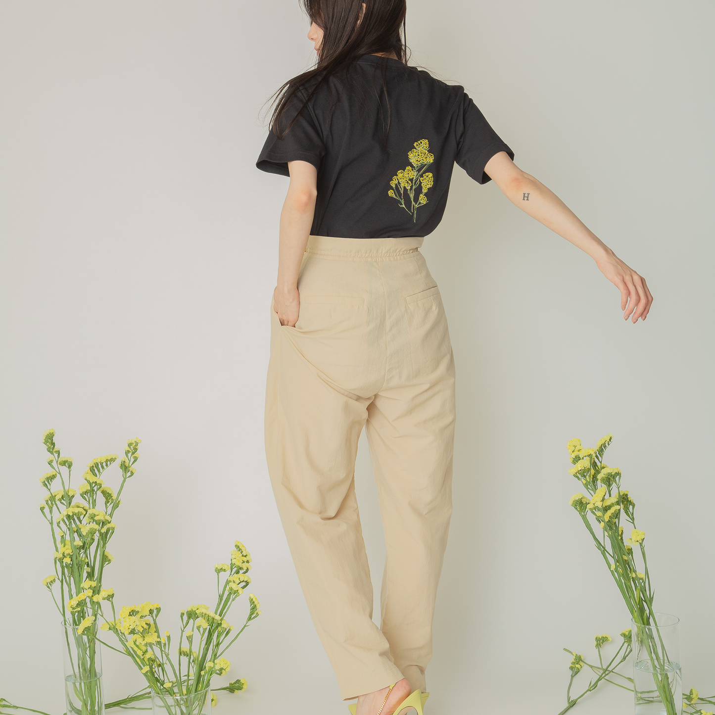 刺繍半袖Tシャツ|short sleeve T-shirt with flower embroidery