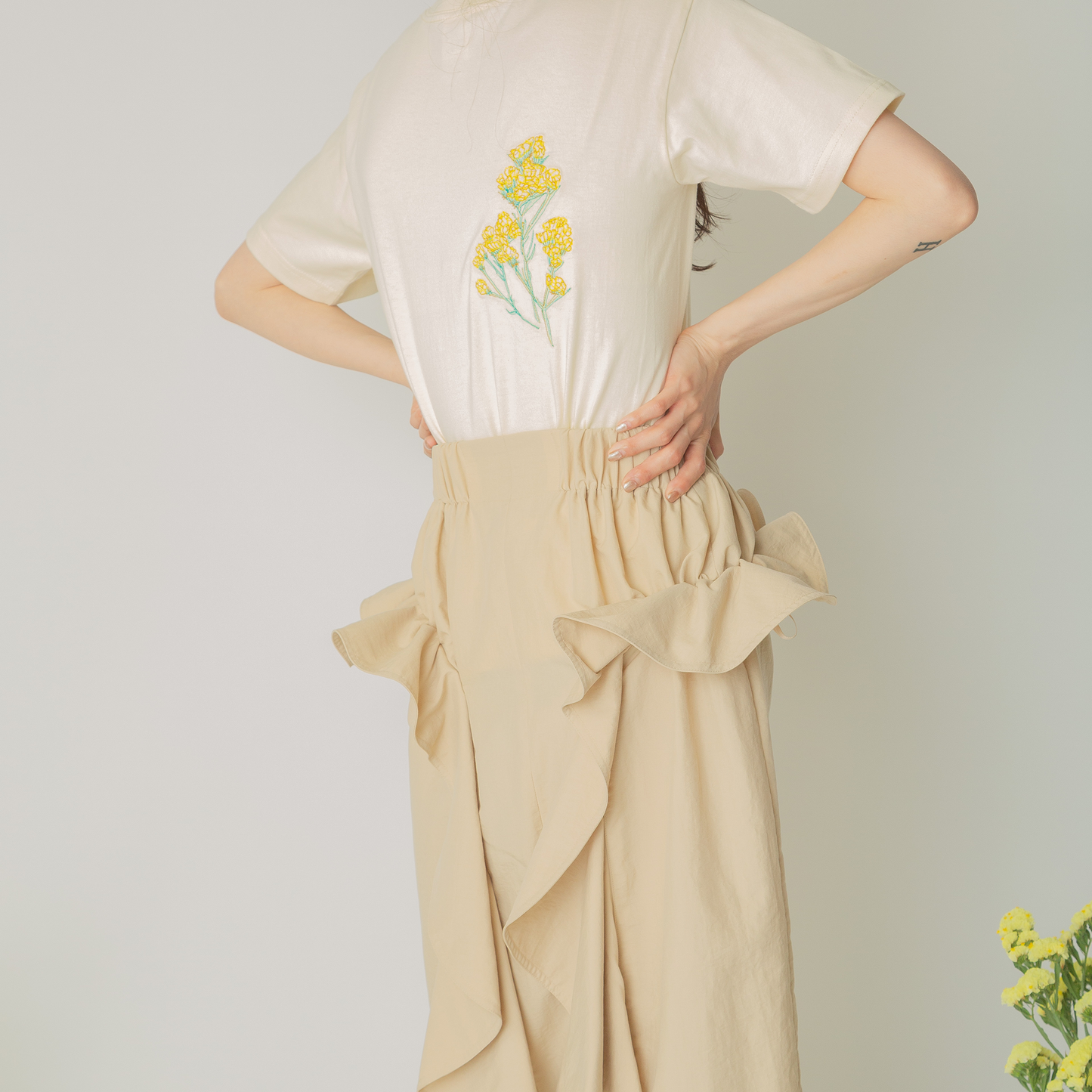 刺繍半袖Tシャツ|short sleeve T-shirt with flower embroidery