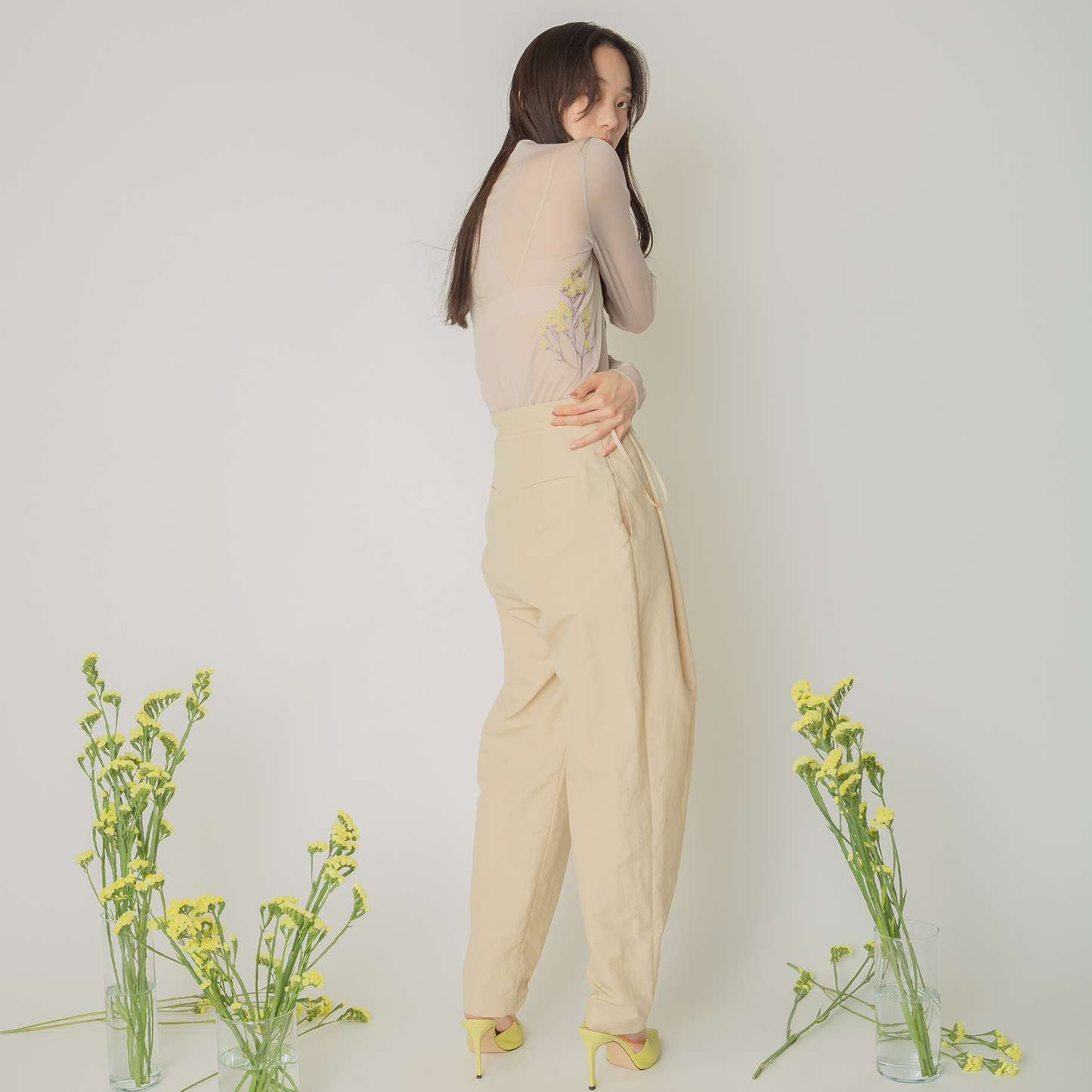 刺繍ハイネックカットソー|sheer jersey tops with flower embroidery